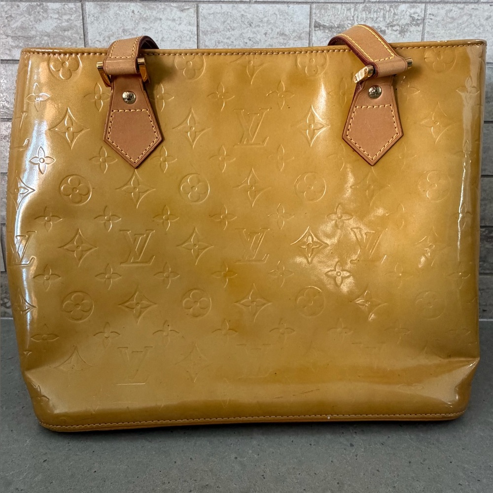 🔥GUC Vintage Louis Vuitton Mustard Patent Leather Tote with unbranded bag charm - Picture 3 of 8
